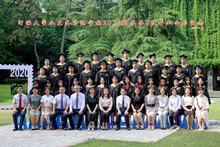 2020届河海大学注册送体验金
水务专业本科2班毕业留念