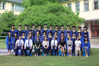 2020届河海大学注册送体验金
水文专业硕士1班毕业留念