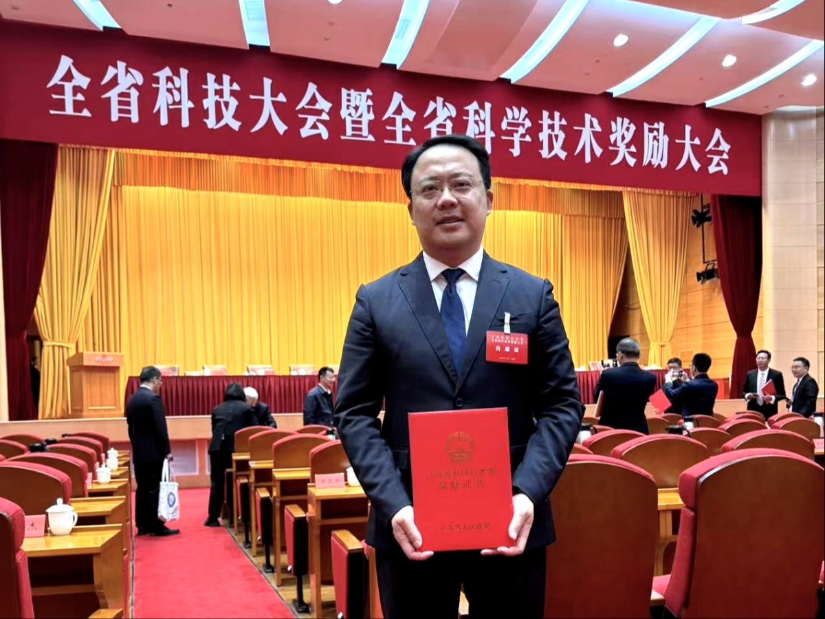 注册送体验金
鲁春辉教授荣获2023年度江苏省青年科技杰出贡献奖