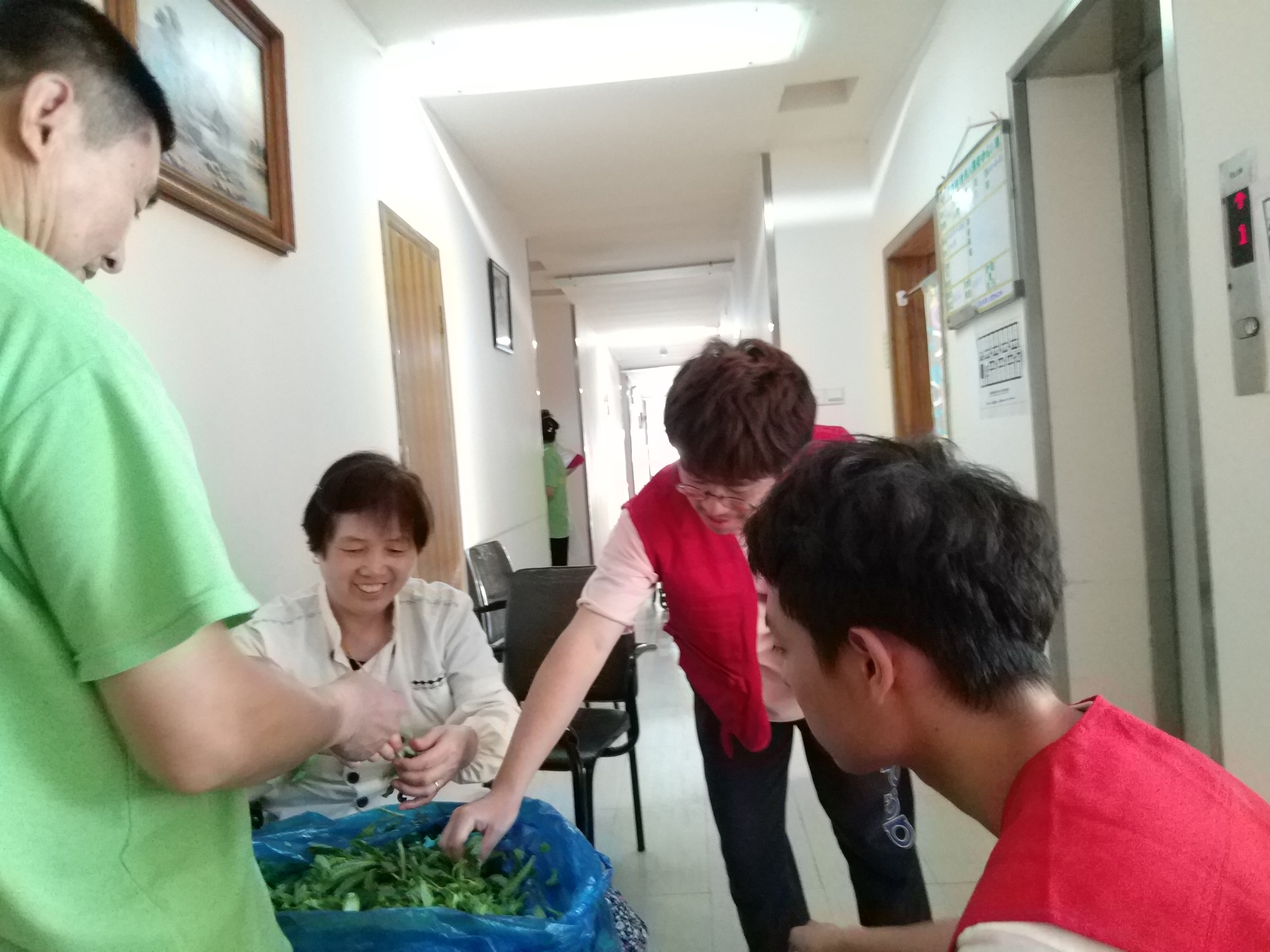 注册送体验金
青年志愿者协会于银杏树老年服务中心志愿基地开展活动