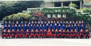 2005届河海大学注册送体验金
硕士研究生毕业留念